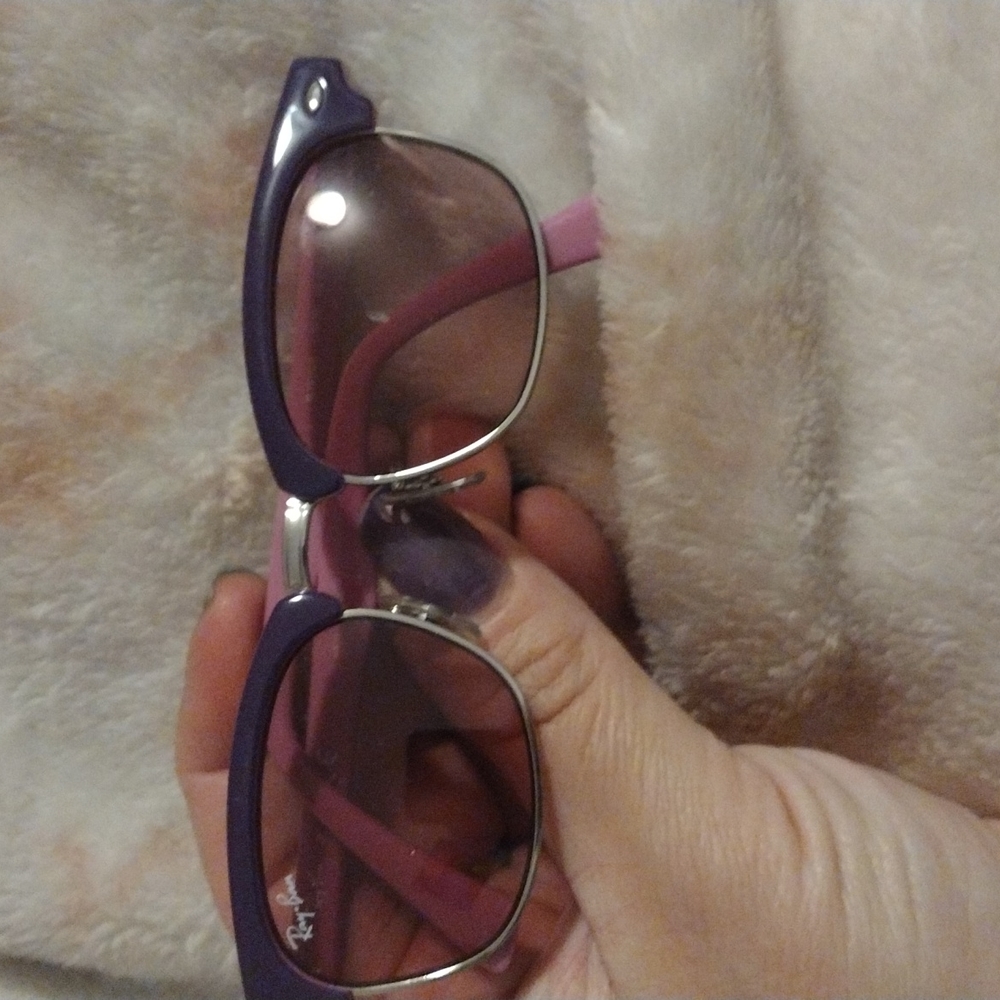 EUC kids sunglasses Ray Ban Jr  9050s